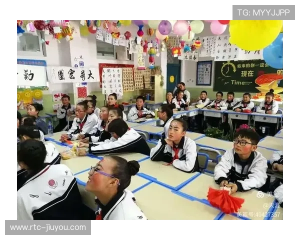 选手休息室花絮：赛间交流与放松片刻